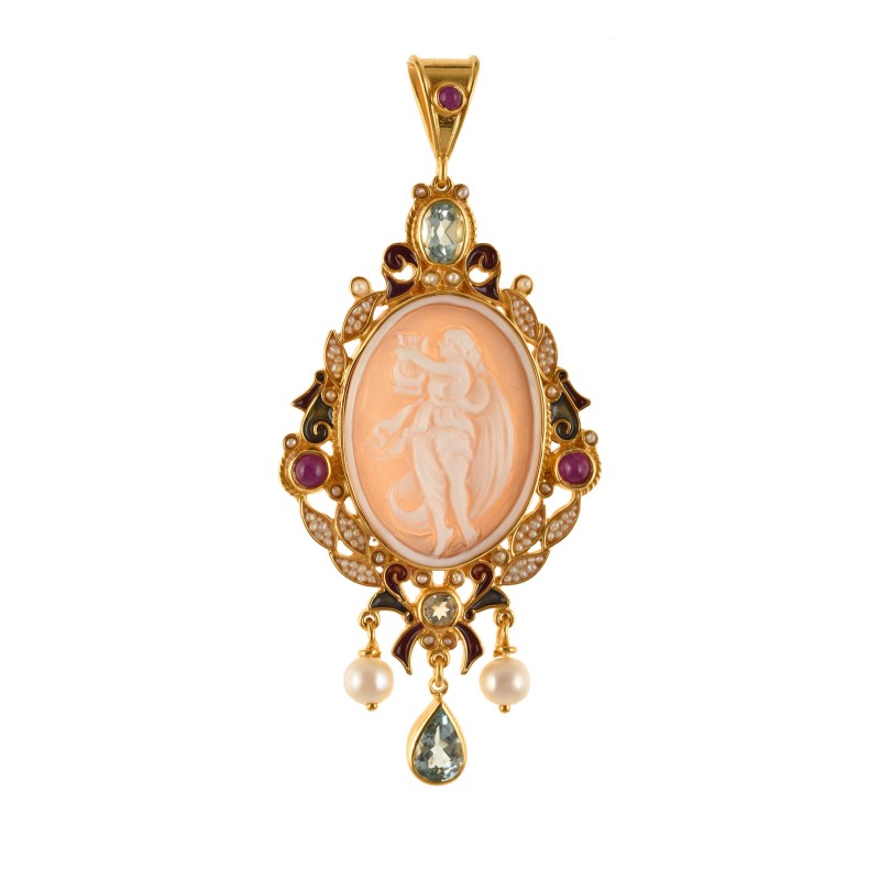 Neoclassical cameo pendant