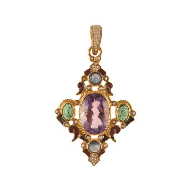 Neoclassical pendant